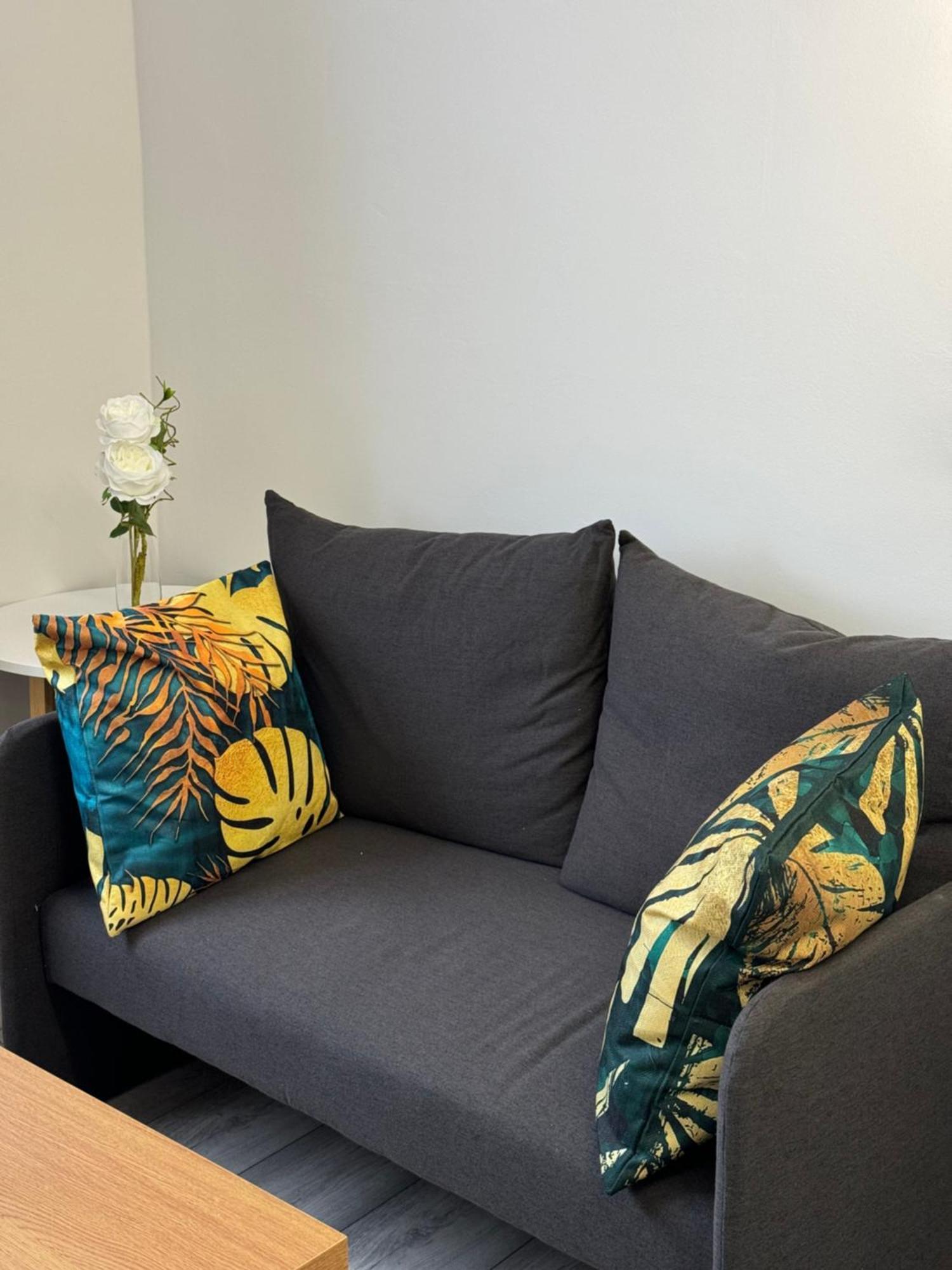 Posh Executive Studio London Thamesmead  المظهر الخارجي الصورة