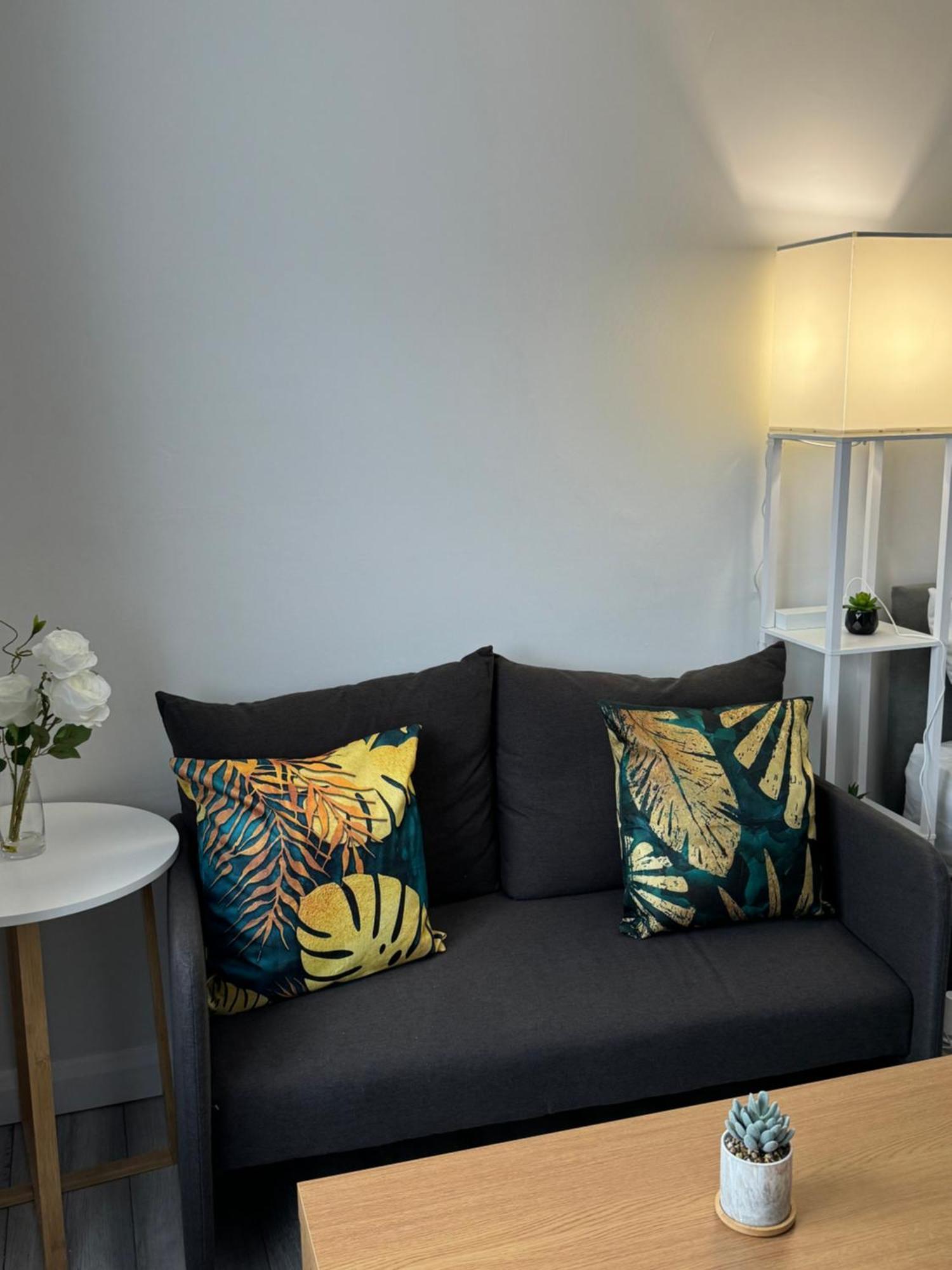 Posh Executive Studio London Thamesmead  المظهر الخارجي الصورة