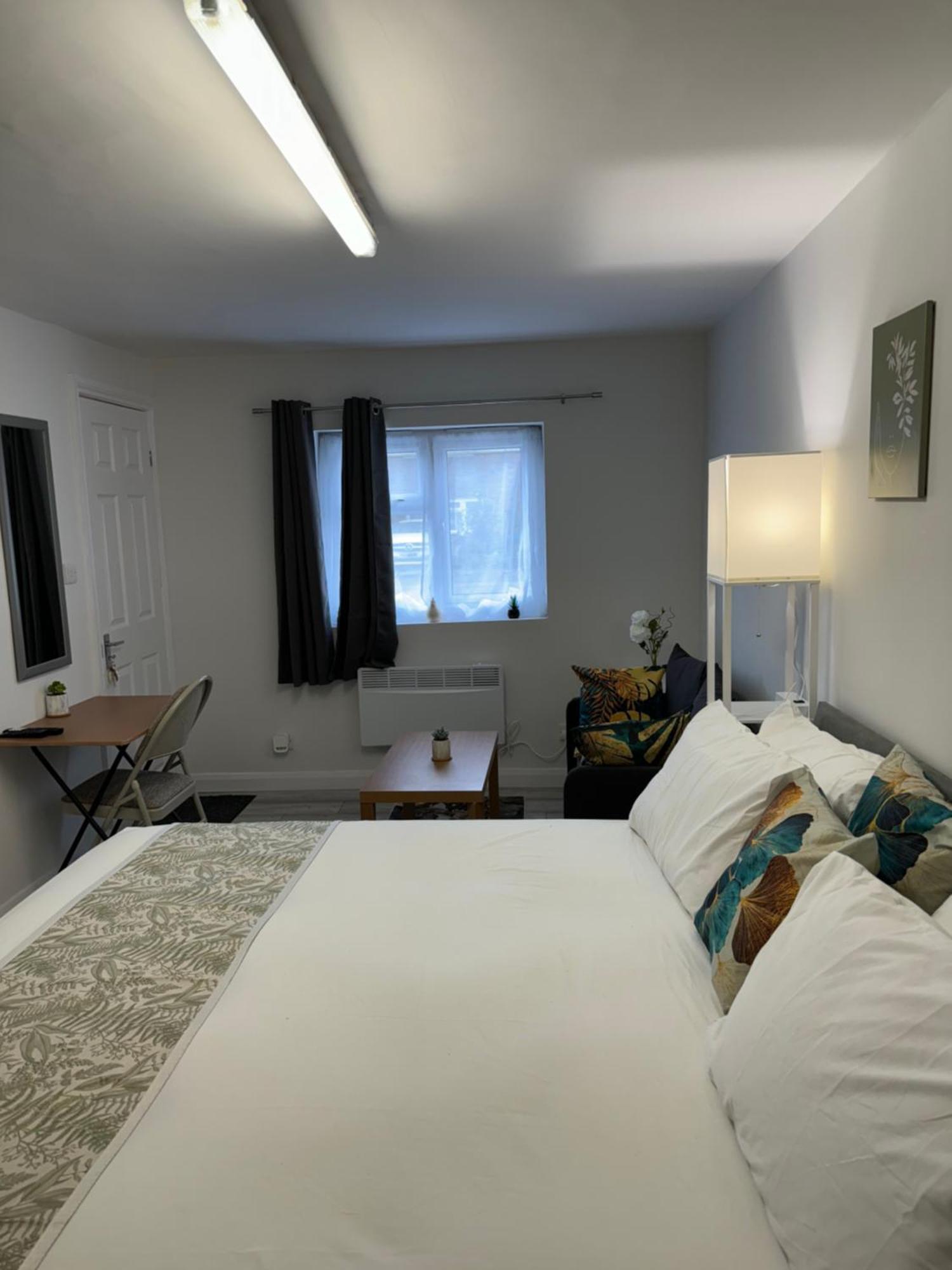 Posh Executive Studio London Thamesmead  المظهر الخارجي الصورة