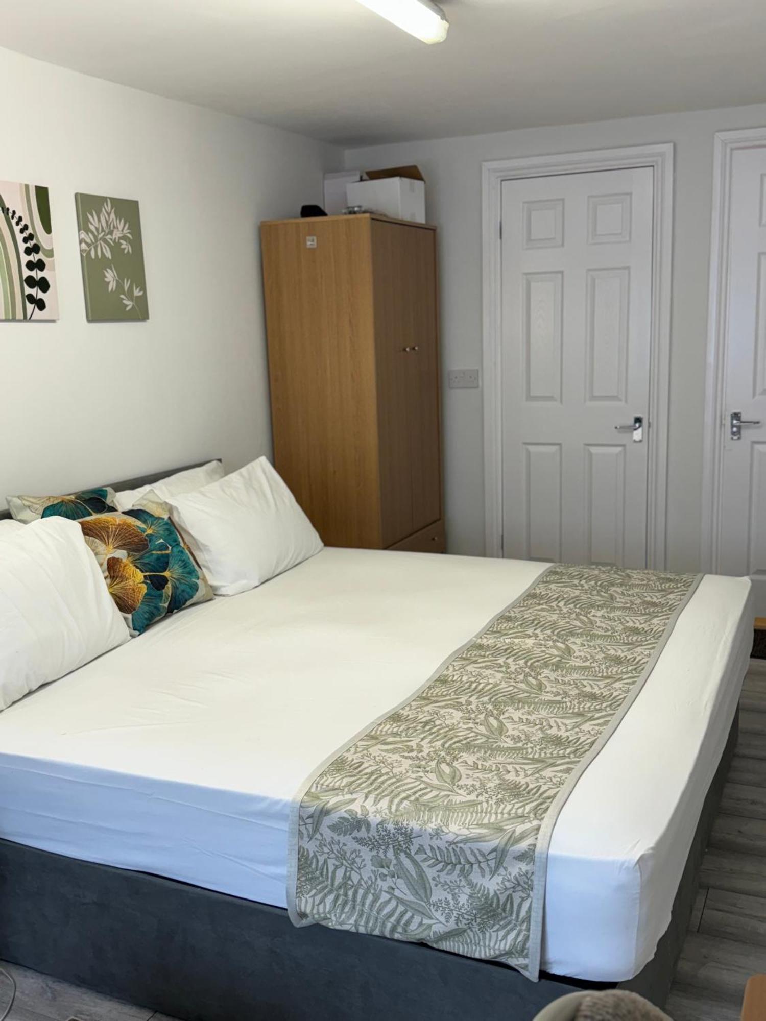 Posh Executive Studio London Thamesmead  المظهر الخارجي الصورة
