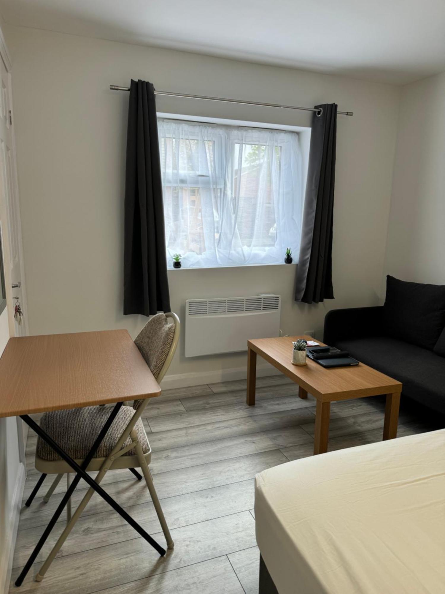 Posh Executive Studio London Thamesmead  المظهر الخارجي الصورة